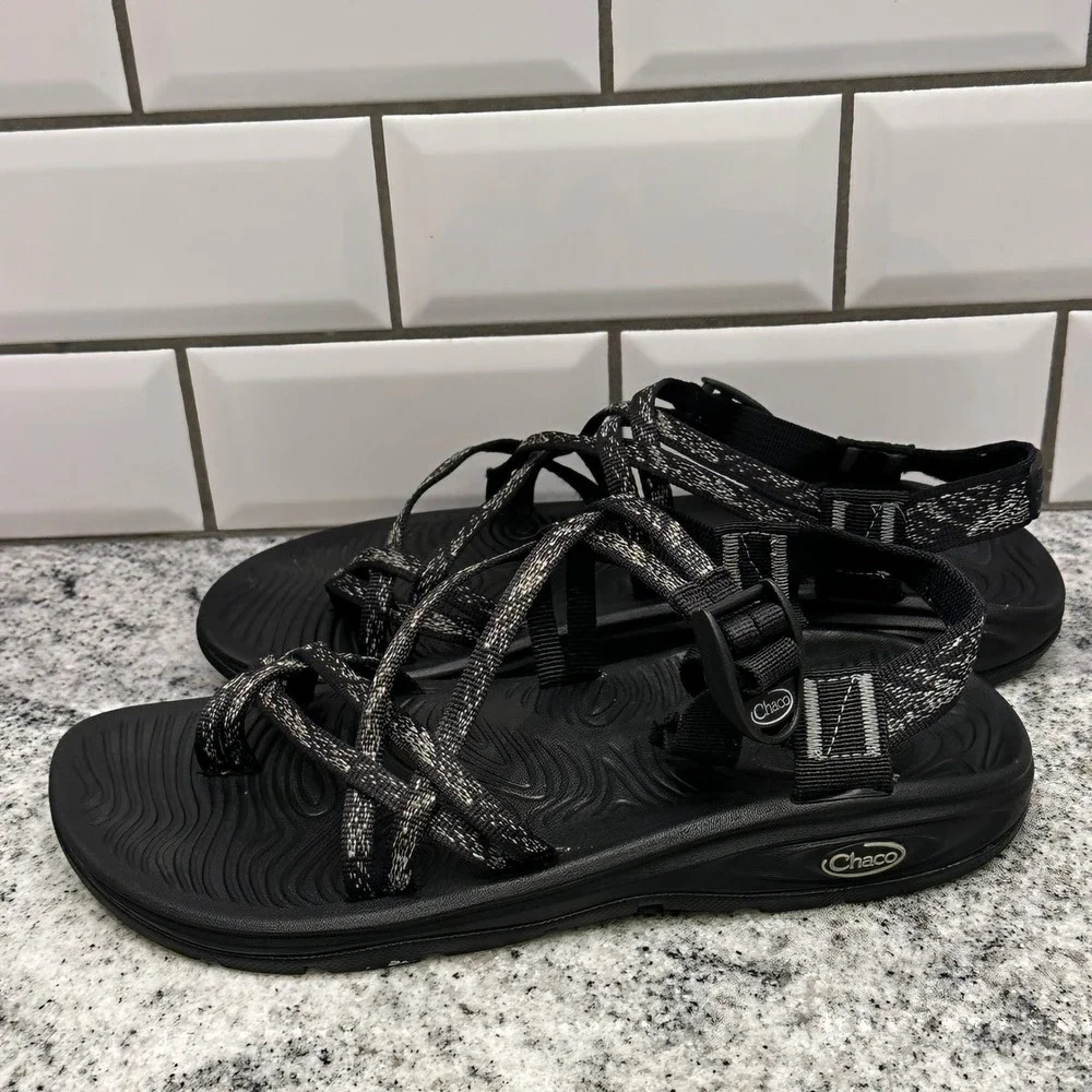 Chaco Womens 10 Z/Cloud X2‎ Sandals Black Strappy Toe Loop Hiking Gorpcore